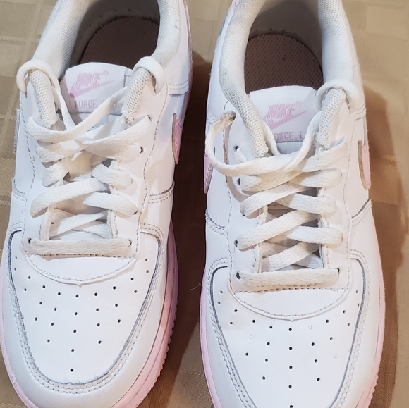 Pink Nike shoes size 1Y- already sold - Picture 2 of 6